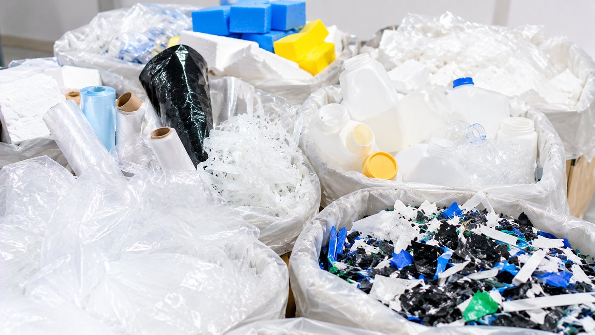 事業から出たさまざまな廃プラスチック